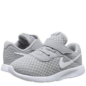 Nike Kids
Tanjun (Infant/Toddler